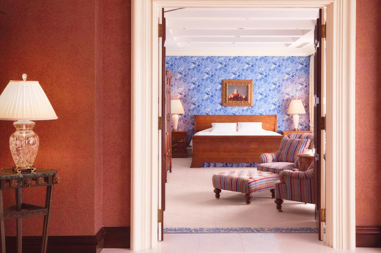 Omo7 Asahikawa By Hoshino Resorts מראה חיצוני תמונה A suite at the Four Seasons Hotel, Hong Kong