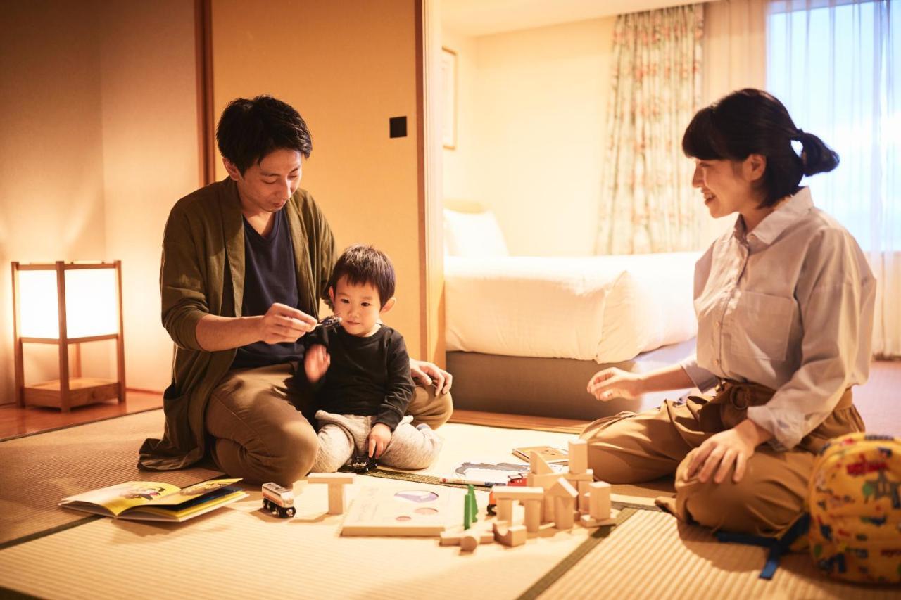 Omo7 Asahikawa By Hoshino Resorts מראה חיצוני תמונה A Japanese family